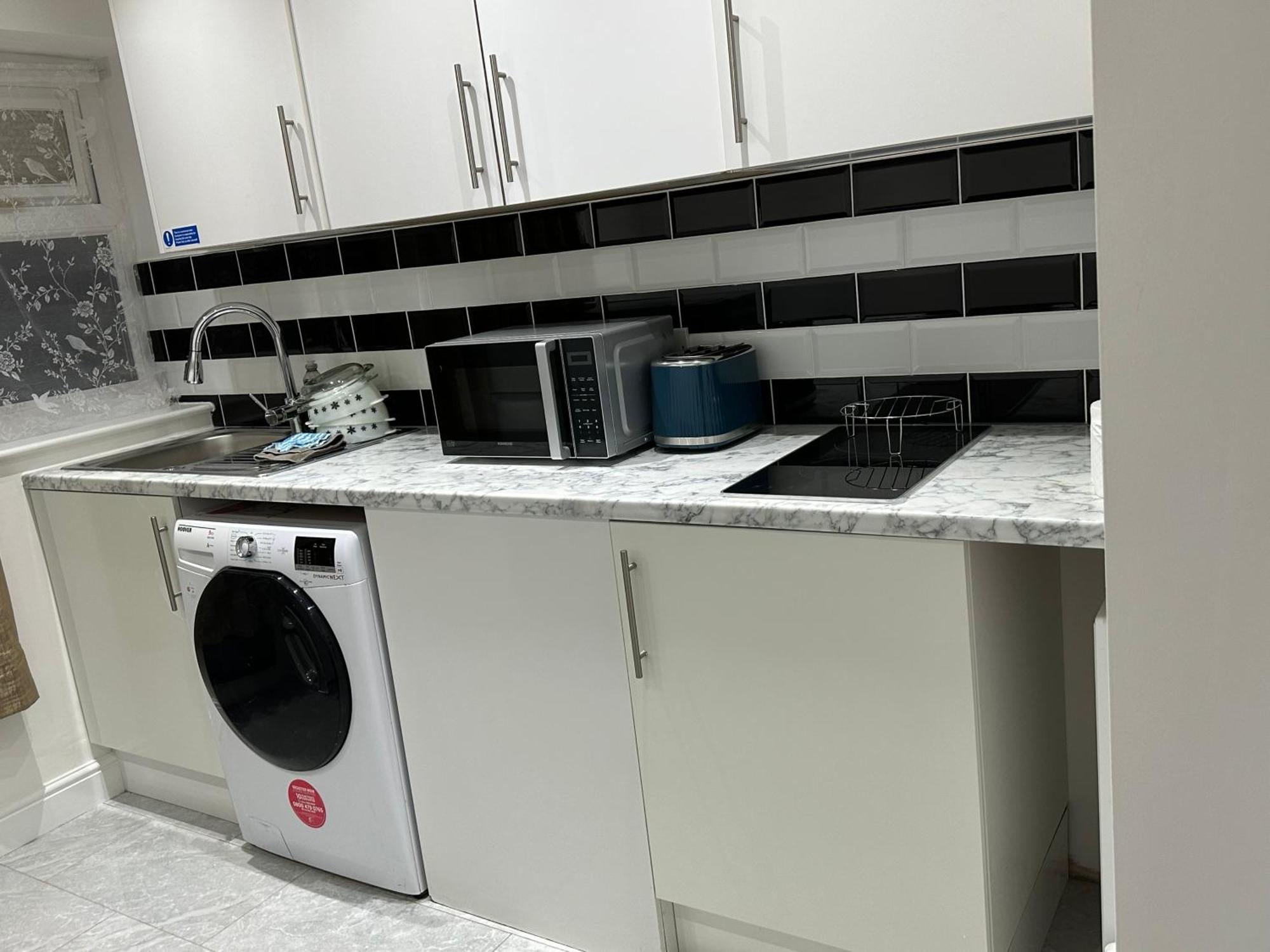 4Th Studio Flat With Private Own Bathroom A London Luxury Family Home Setup And Furnished With Double Bed Plus A Double Futon-Sofa Bed A Single Futon Bed A Baby Cot And Garden And Free Parking المظهر الخارجي الصورة