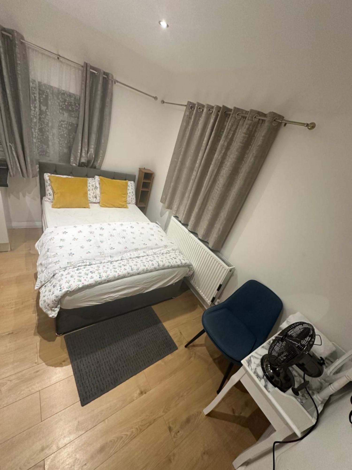 4Th Studio Flat With Private Own Bathroom A London Luxury Family Home Setup And Furnished With Double Bed Plus A Double Futon-Sofa Bed A Single Futon Bed A Baby Cot And Garden And Free Parking المظهر الخارجي الصورة